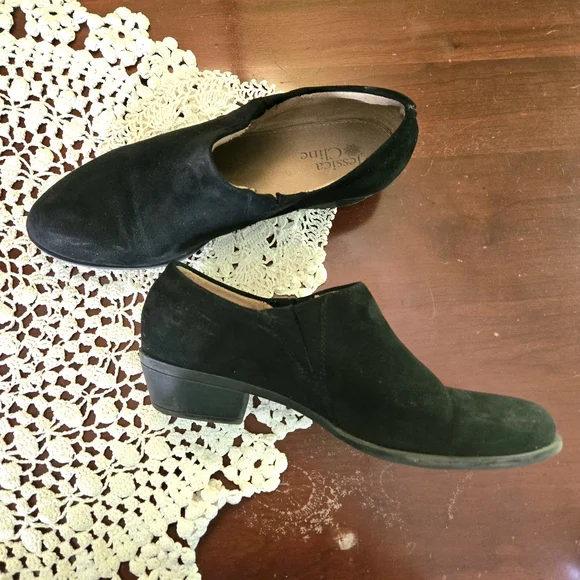 Jessica Cline Black Suede Low Heel Loafers - Picture 1 of 7